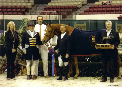 Sander owned by Lily Blavin Far West Farms Trophy for Best Horse Pro Challenge 2012 Capital Challenge Photo McMillen