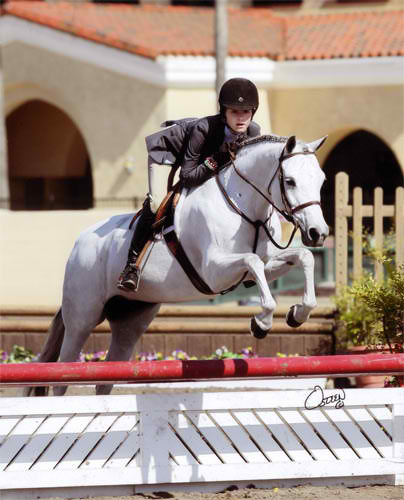 Macy Grey owned by Wild Sky Farm 2010 USEF National Champion Medium Pony Hunter Rider Skylar Nelson Photo Rick Osteen