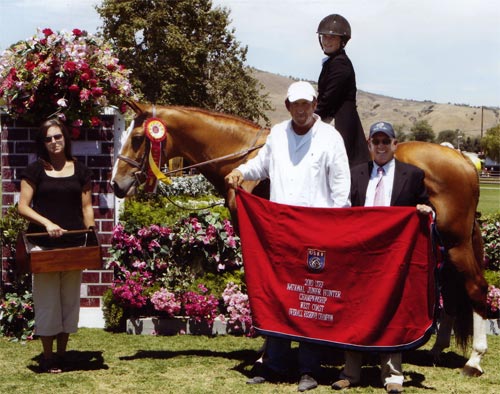 Wesley owned by Ashley Pryde Reserve Grand Champion Champion Small Junior 16-17 2010 Junior Hunter Finals Photo Captured Moment