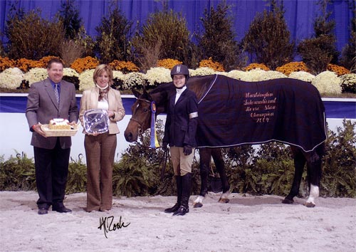 Stephanie Danhakl and Callaway Champion Small Junior Hunters 16-17 2004 Washington International Photo Al Cook