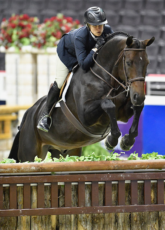 Virginia Fout and Carma 2018 National HS Amateur Owner Hunter 3'3" Over 35, Champion