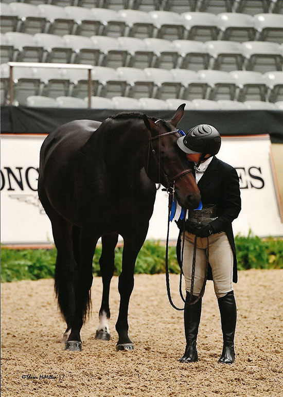 Virginia Fout and Carma 2017 National Horse Show Amateur Owner Hunter 3'3" 36 & Over, Champion Photo by Shawn McMillen