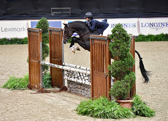 Violet Lindemann Barnett and Spectacular Large Junior Hunter 16-17 2019 National Horse Show Photo by Shawn McMillen