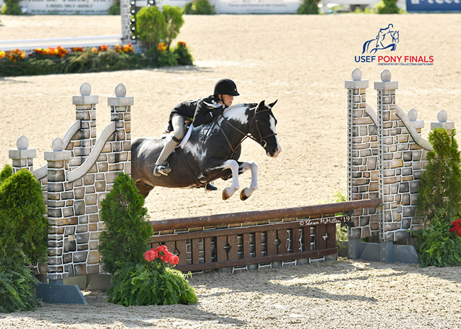 Alpine Griffin and Always Chipper Green Small Pony Hunter 2019 USEF Pony Finals Photo by Shawn McMillen