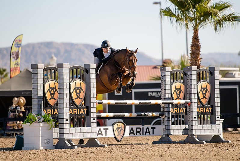 Violet Tatum and Caravaggio 12 Dover 3'6" Medal 2020 Desert Holiday Photo by Sara Shier