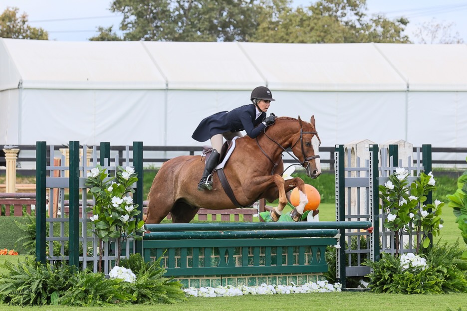 Mary Easley and Union Champion USHJA National Jr/Am Hunter Derby Champion Adult Amateur Hunter 18-35 3' both weeks Classic Winner Adult Amateur Hunter 18-35 3' both weeks The Oaks Summer 2025 Photo by Captured Moment