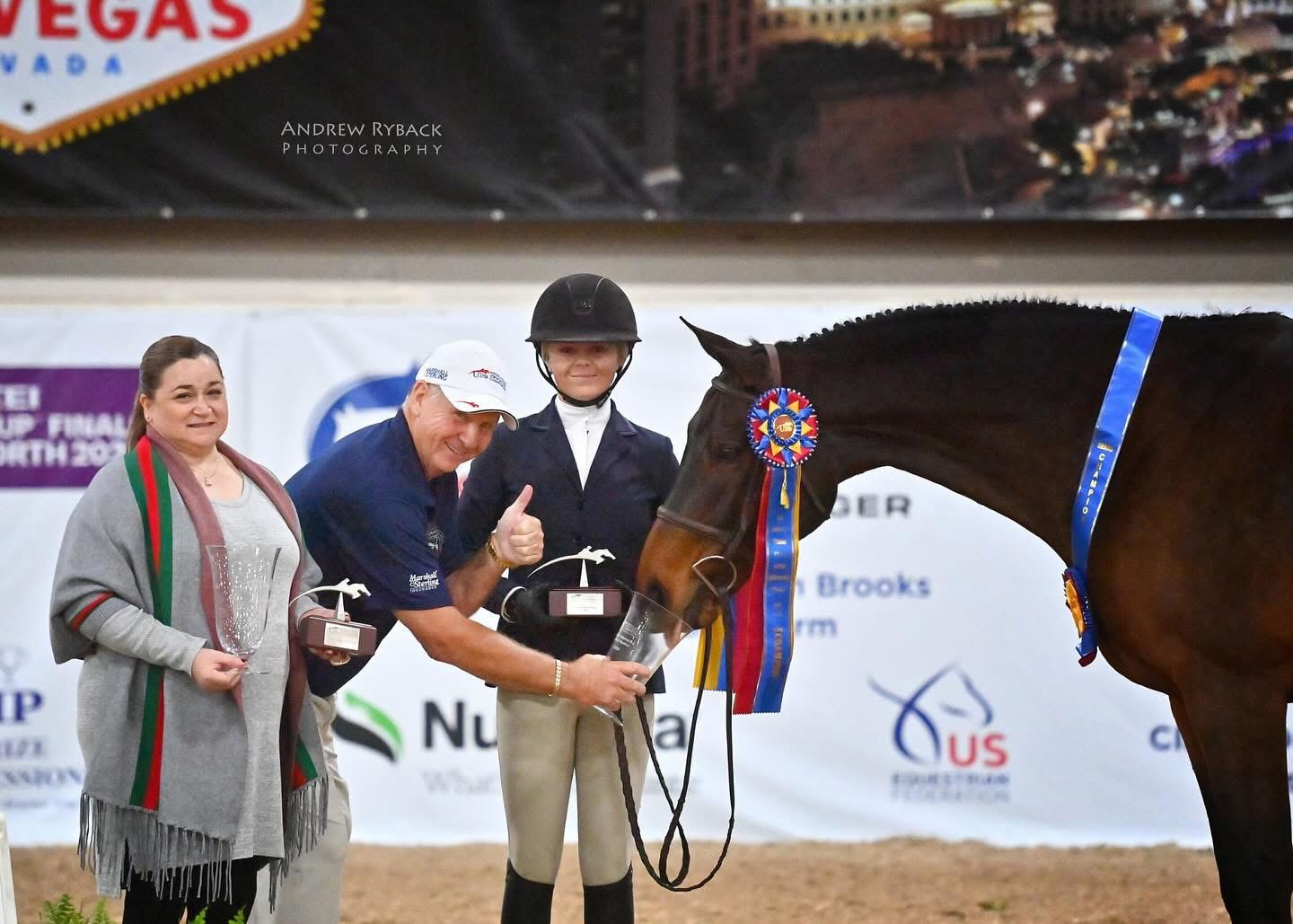 Violet Tatum and Braavos Junior Hunter Champion and Classic Winner 2025 USHJA National Championships