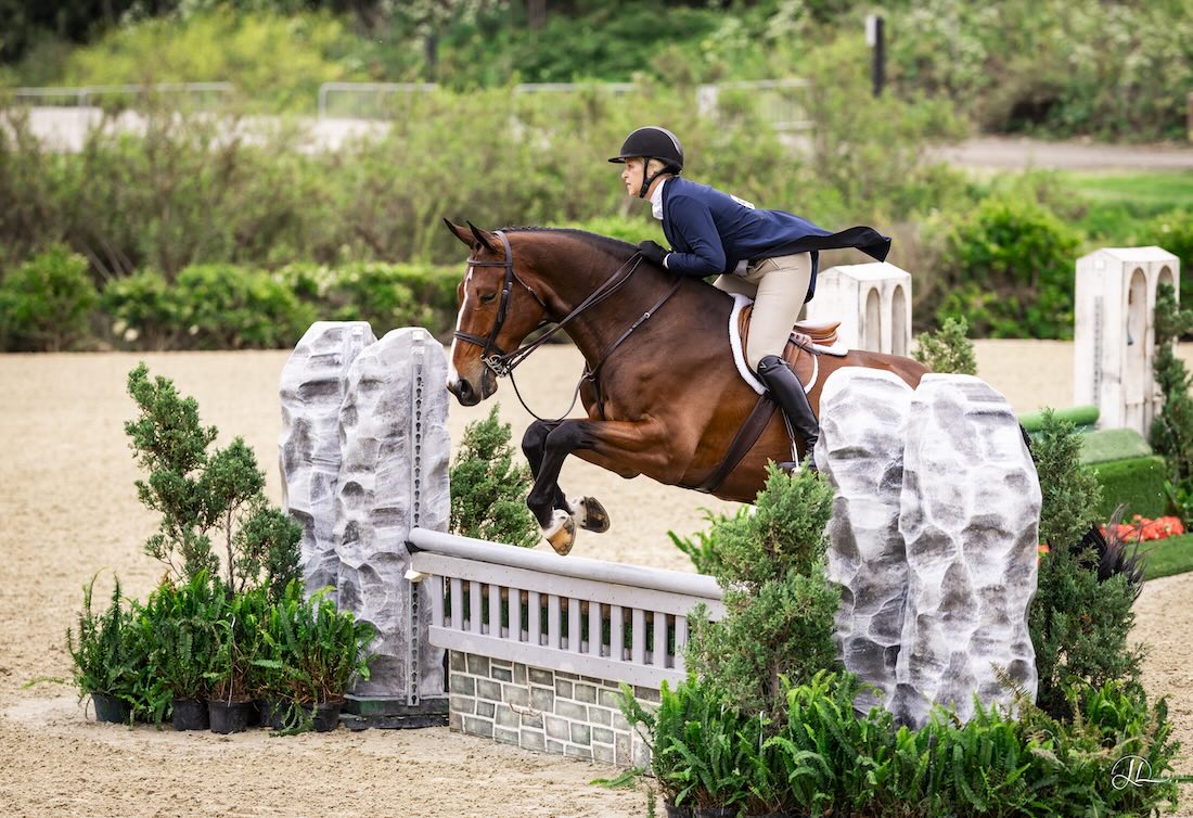 Jaime Krupnick and Troubadour Winner, $2,500 USHJA National Hunter Derby Jr/Am Hunt & Go 2026 Oaks Capistrano Cup 1 Photo by Captured Moment